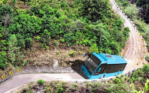 教练巴士山地越野驾驶模拟器手游